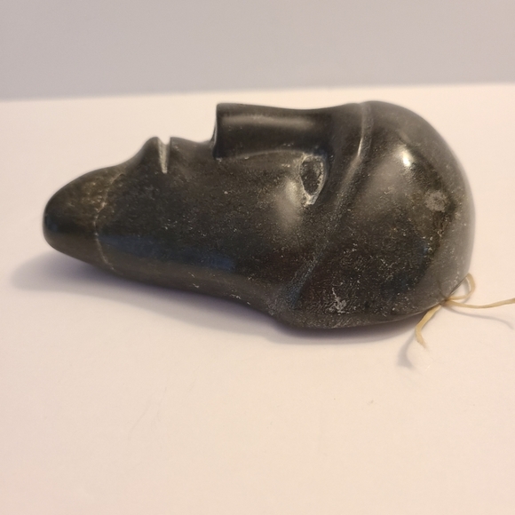 Eskimo Art stylized carved Stone Head - Picture 8 of 10
